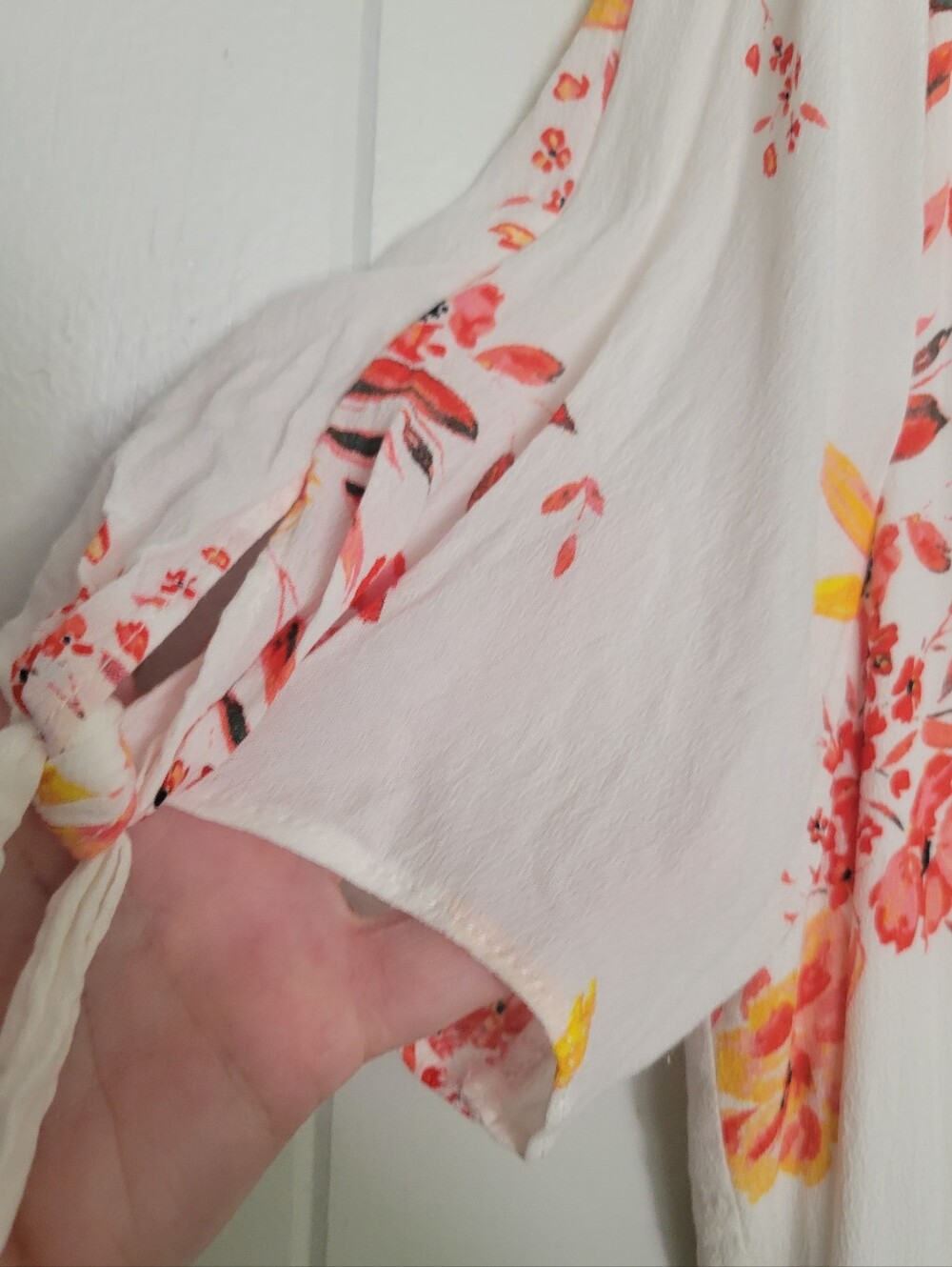 Gap Floral Dress White & Orange Short Tie Sleeves V Neck Rayon Feminine MD - Picture 2 of 7